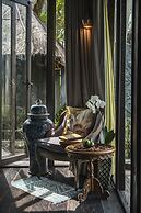 Absolute Beachfront Romantic Villa Laut