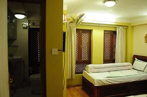 Sunny Guest House and Cafe