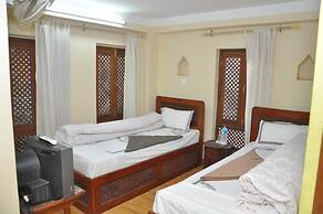 Sunny Guest House and Cafe