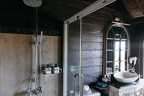 Most Exotic Beachfront Villa Keong