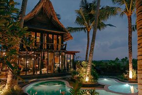 Most Exotic Beachfront Villa Keong