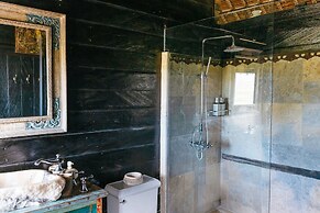 Most Exotic Beachfront Villa Keong