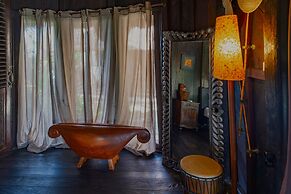 Most Exotic Beachfront Villa Keong