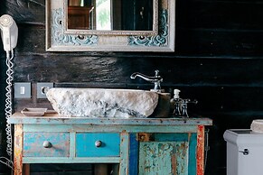 Most Exotic Beachfront Villa Keong