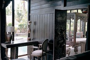 Most Exotic Beachfront Villa Keong