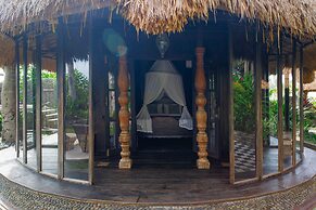 Most Exotic Beachfront Villa Keong