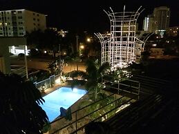 Manhattan Tower Apartment Hotel