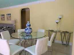 Manhattan Tower Apartment Hotel