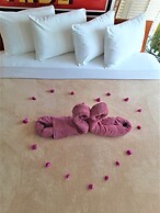 Manhattan Tower Apartment Hotel