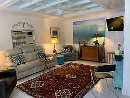 Manhattan Tower Apartment Hotel