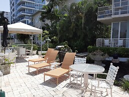 Manhattan Tower Apartment Hotel