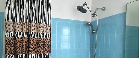 Manhattan Tower Apartment Hotel