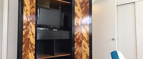 Manhattan Tower Apartment Hotel