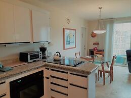 Manhattan Tower Apartment Hotel