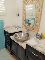 Manhattan Tower Apartment Hotel