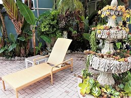 Manhattan Tower Apartment Hotel