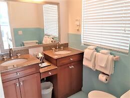 Manhattan Tower Apartment Hotel