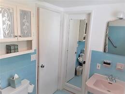 Manhattan Tower Apartment Hotel