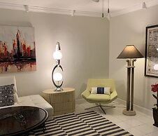 Manhattan Tower Apartment Hotel