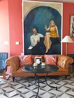 Manhattan Tower Apartment Hotel