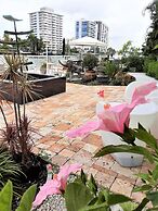 Manhattan Tower Apartment Hotel