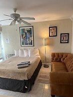 Manhattan Tower Apartment Hotel