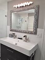 Manhattan Tower Apartment Hotel