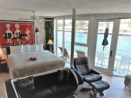 Manhattan Tower Apartment Hotel