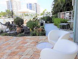 Manhattan Tower Apartment Hotel