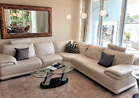 Manhattan Tower Apartment Hotel