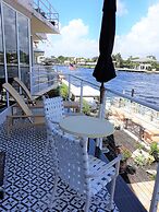 Manhattan Tower Apartment Hotel