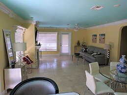 Manhattan Tower Apartment Hotel