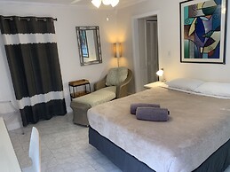 Manhattan Tower Apartment Hotel