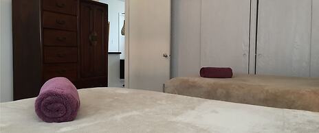 Manhattan Tower Apartment Hotel