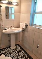 Manhattan Tower Apartment Hotel