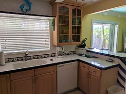 Manhattan Tower Apartment Hotel