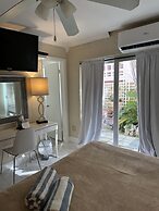 Manhattan Tower Apartment Hotel