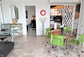 Manhattan Tower Apartment Hotel