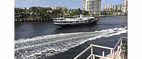 Manhattan Tower Apartment Hotel