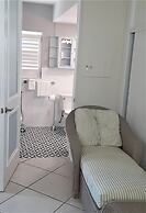 Manhattan Tower Apartment Hotel