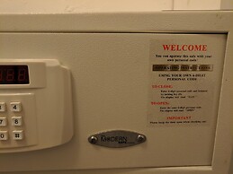 Manhattan Tower Apartment Hotel