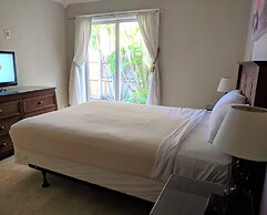 Manhattan Tower Apartment Hotel