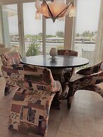 Manhattan Tower Apartment Hotel