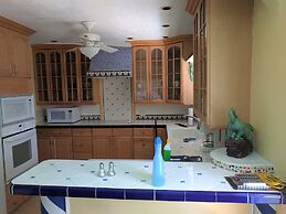 Manhattan Tower Apartment Hotel