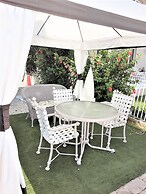 Manhattan Tower Apartment Hotel