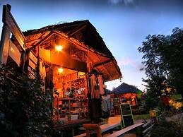 Khun Nai Tern Sai - Adults Only