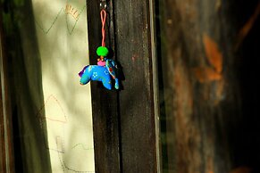 Khun Nai Tern Sai - Adults Only