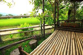 Khun Nai Tern Sai - Adults Only