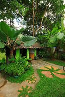 Khun Nai Tern Sai - Adults Only