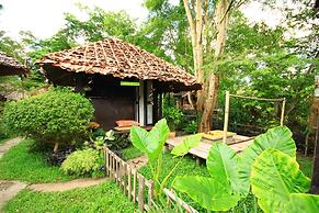 Khun Nai Tern Sai - Adults Only